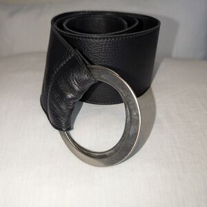 Elegant Black Leather Women's Belt with Silver Ring Buckle